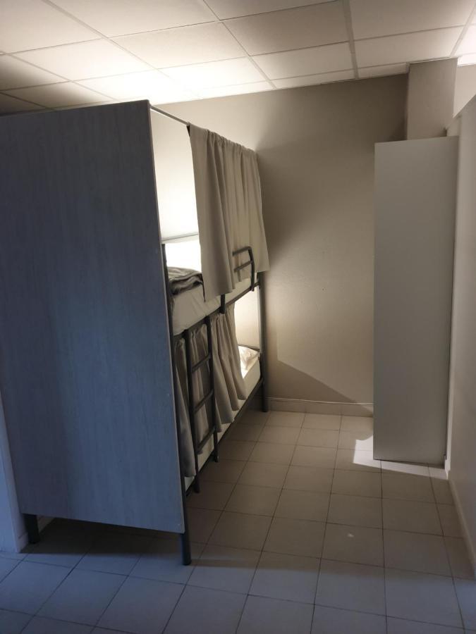 Albergue Porta Real No Bike Storage サンティアゴ・デ・コンポステーラ エクステリア 写真
